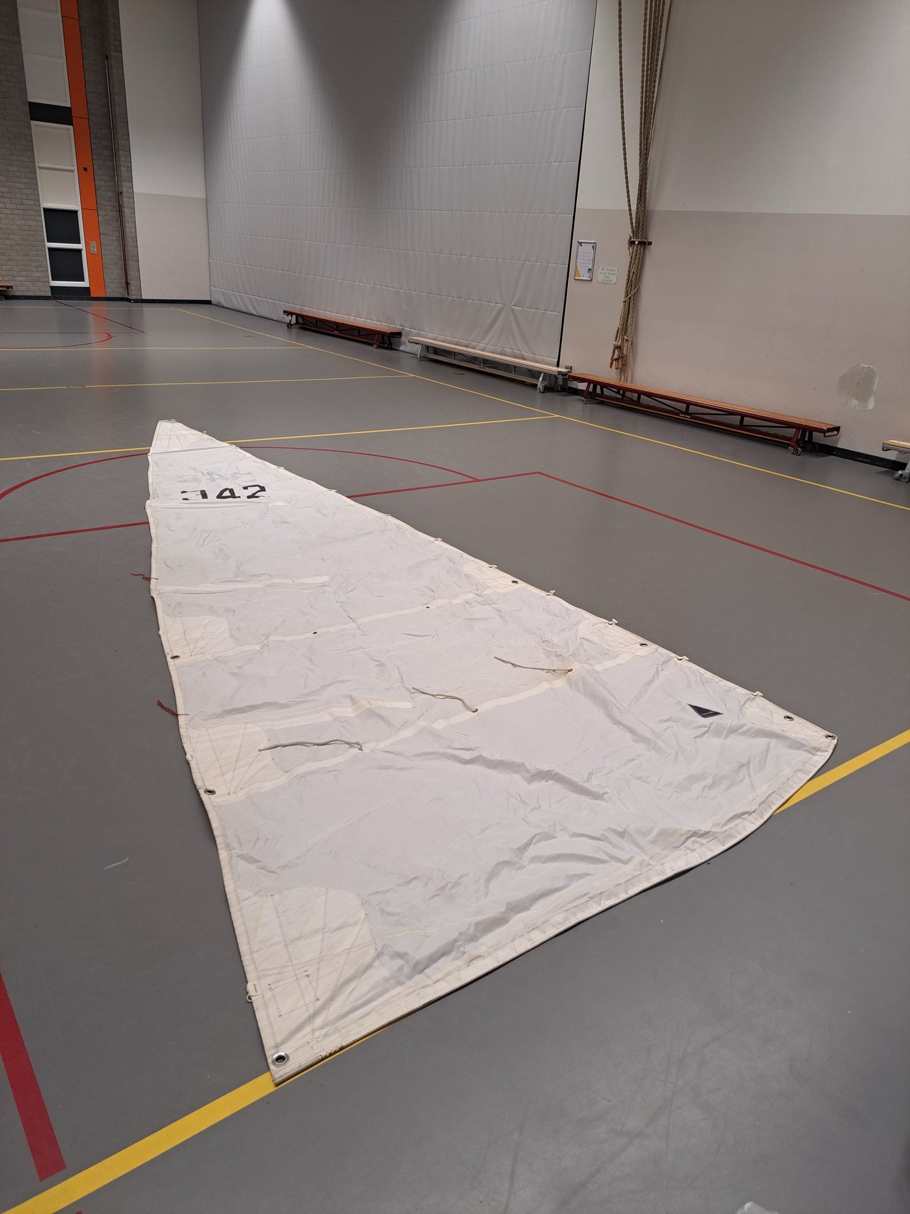 260429-05 grootzeil leuvers Zwaan Sails - totaalfoto