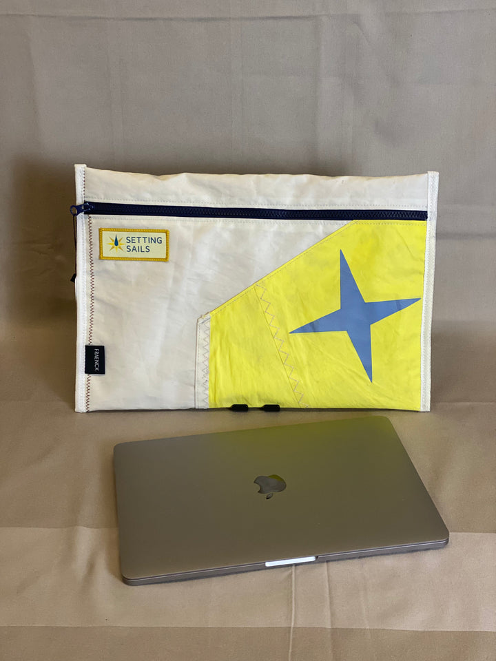 Laptophoes // SY Baldur <br><a><i>Made by~> Fraenck</i>