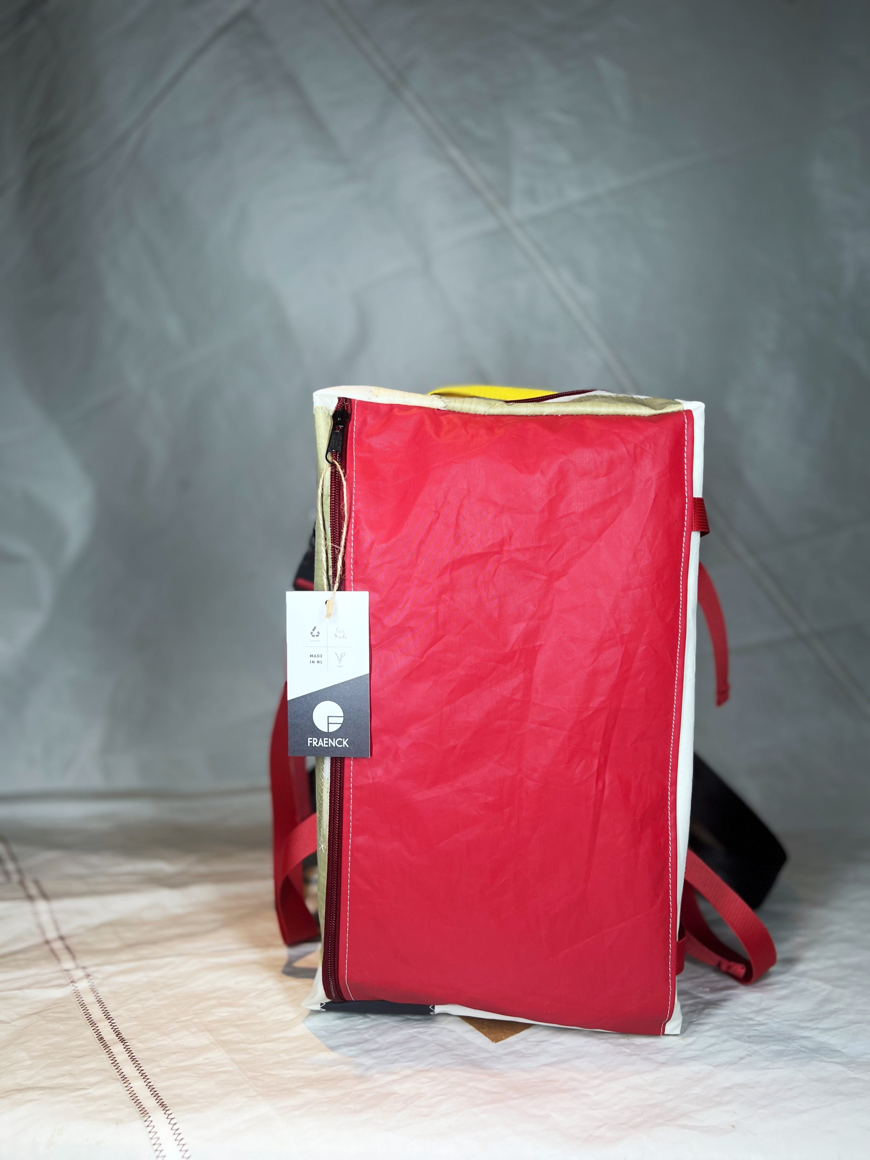 Duffelbag // SY Baldur <br><a><i>Made by~> Fraenck</i>