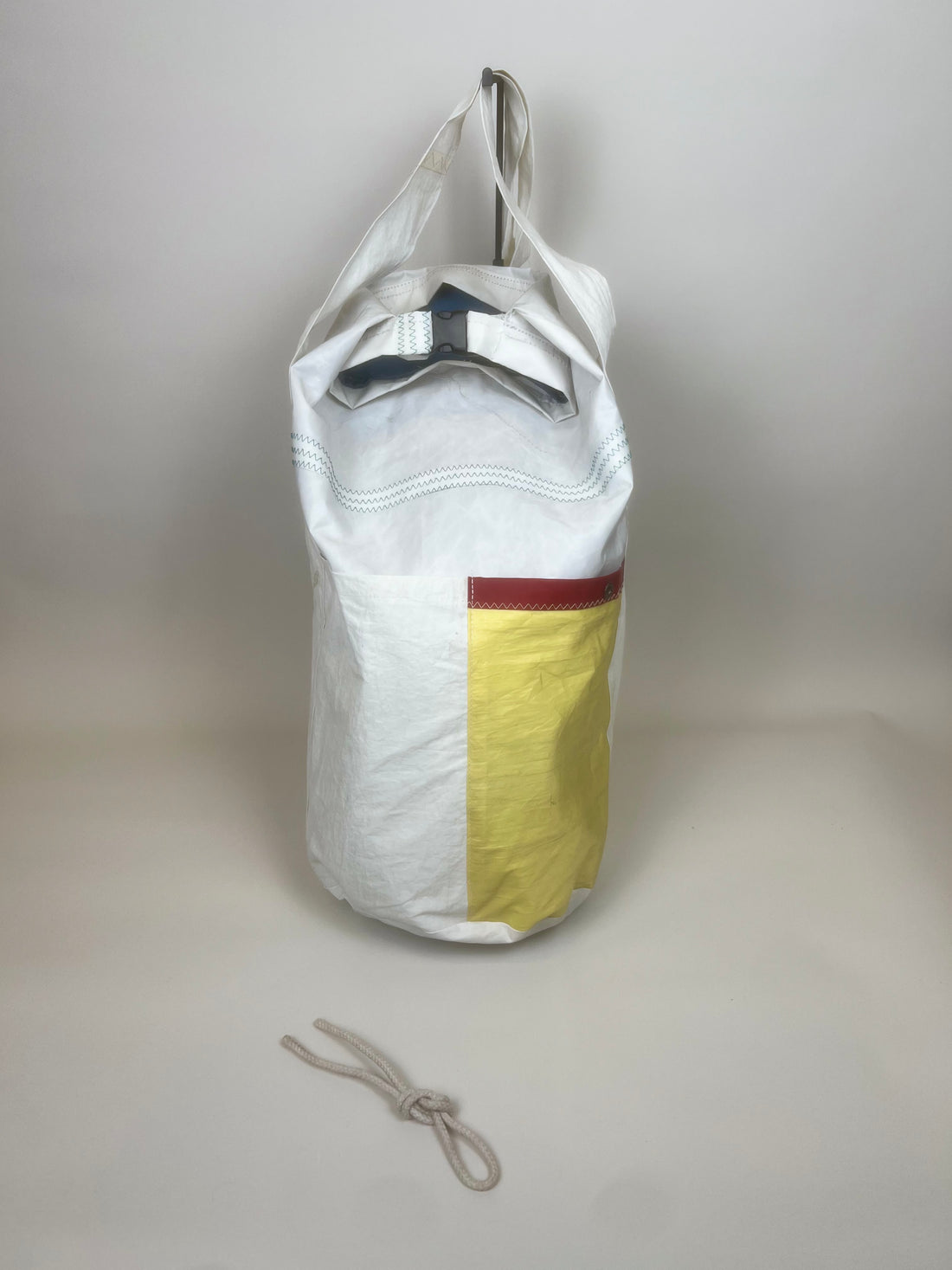 Plunjetas van gerecycled jachtzeil, bovenaanzicht