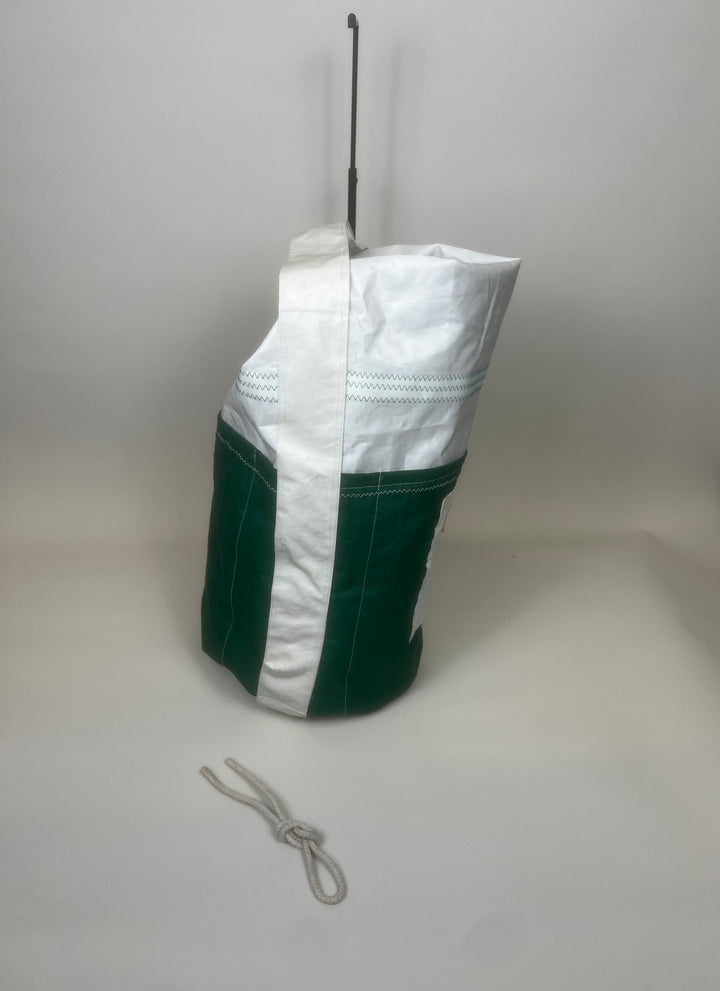 Plunjetas van gerecycled jachtzeil, zijaanzicht