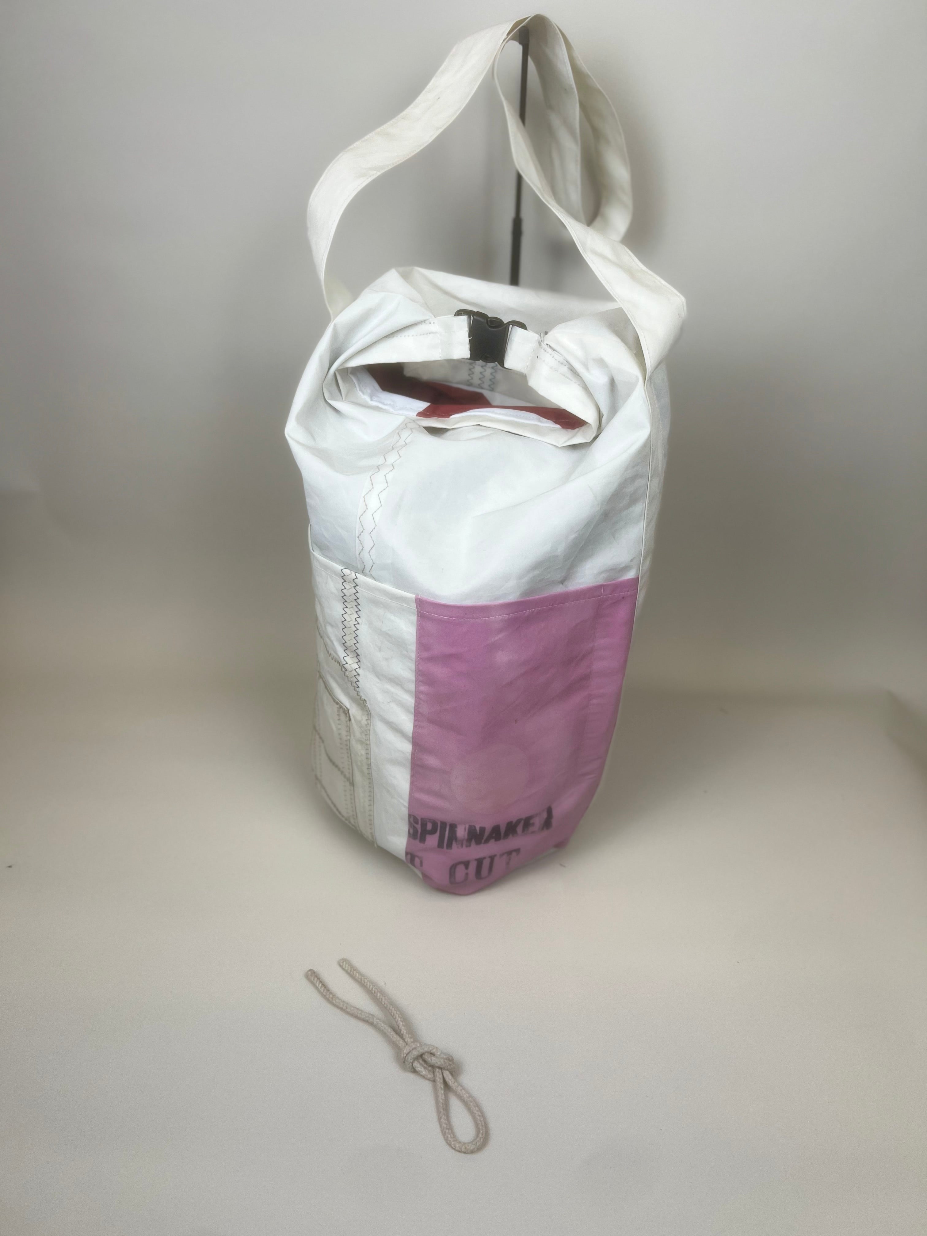 Plunjetas van gerecycled jachtzeil, achterzijde