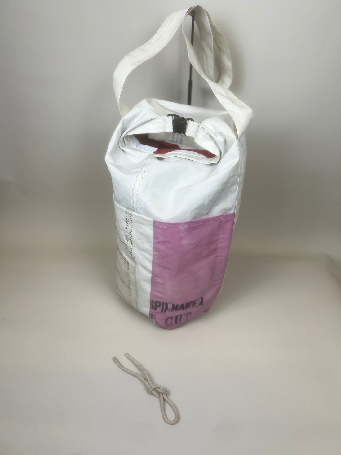 Plunjetas van gerecycled jachtzeil, achterzijde