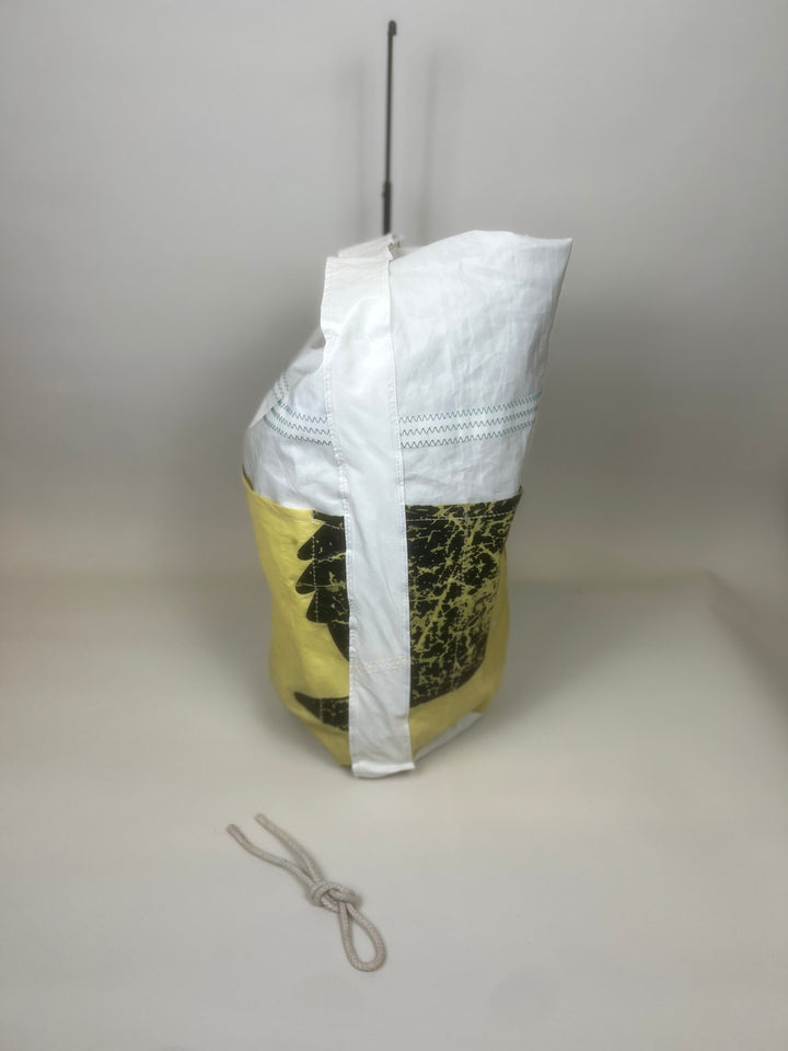 Plunjetas van gerecycled jachtzeil, zijaanzicht