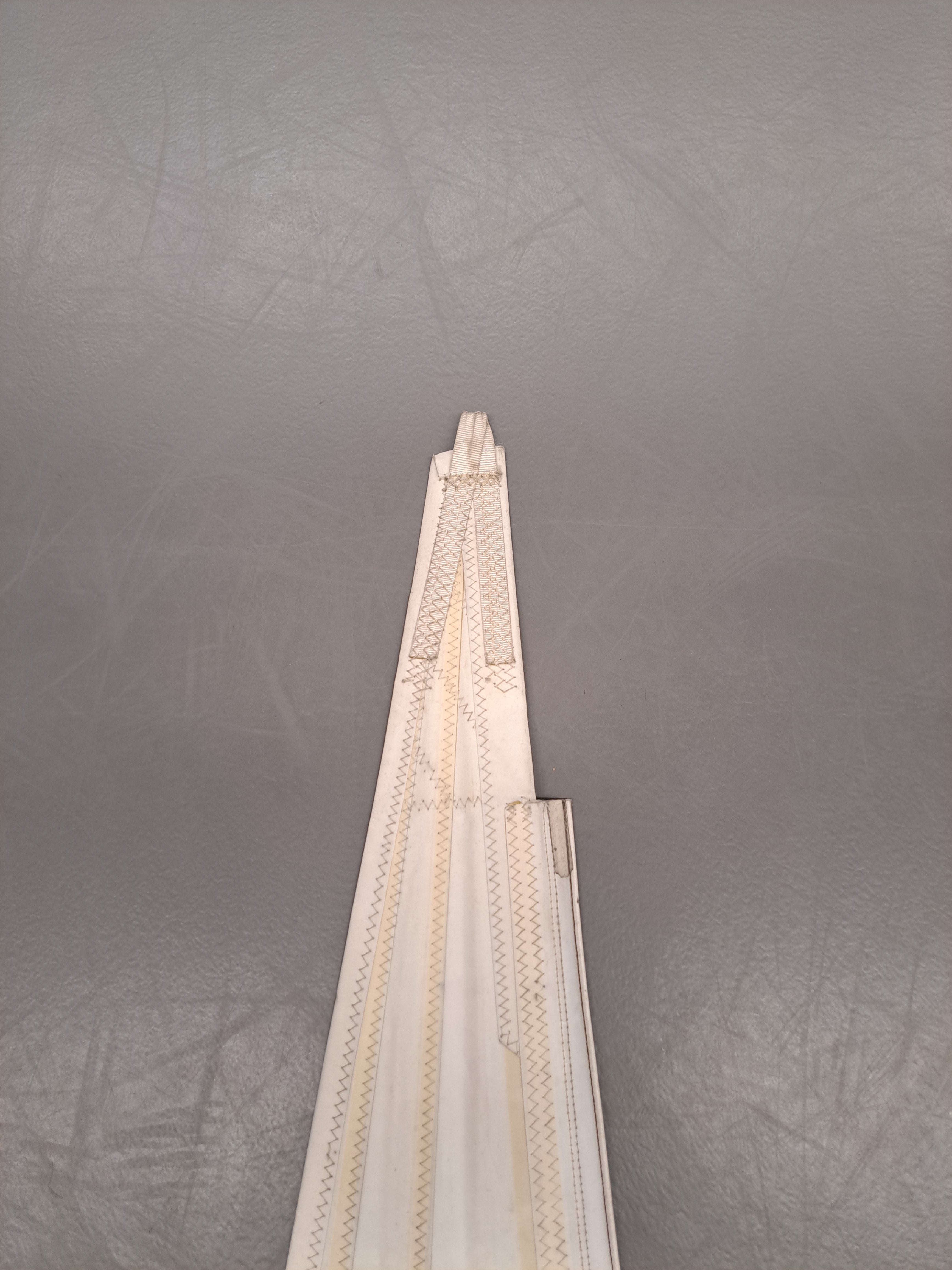 Grootzeil rolreef mast // North Sails <br><i><a>VL=1060 <br>AL=1030 <br>pees=4mm</i>